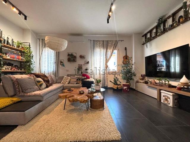 Case e ville in vendita di 282 m² in Via L. da Vinci, 26