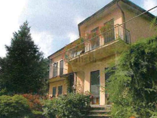 Case e ville in vendita di 282 m² in Via Libero Benedetti
