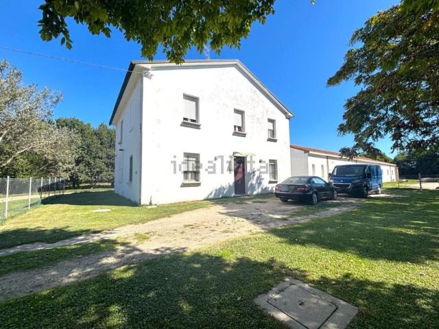 Case e ville in vendita di 283 m² in Via Corriera Antica, 11