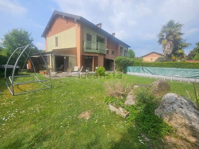 Case e ville in vendita di 283 m² in Via Monsereno, 1