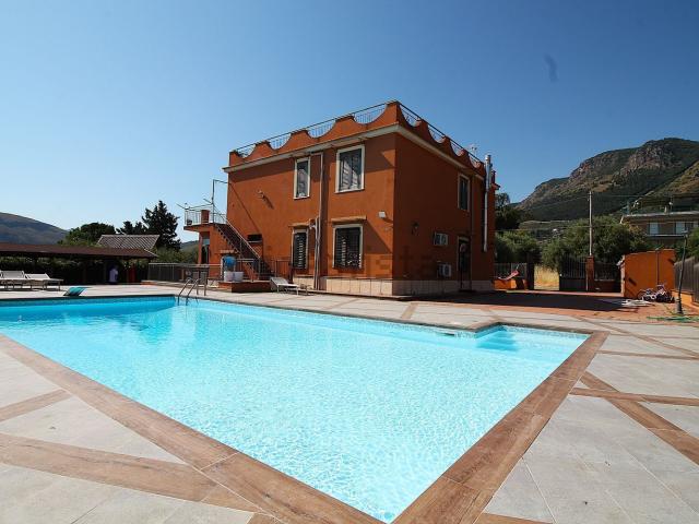 Case e ville in vendita di 283 m² in Contrada Ponte di Chiavetta, 26