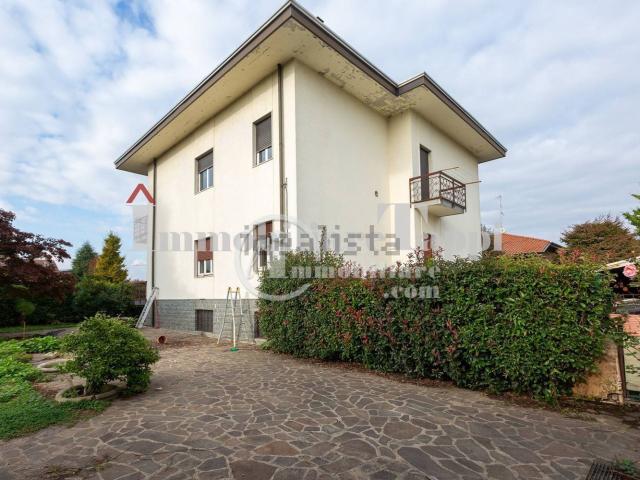 Case e ville in vendita di 284 m² in Via Caduti Della Liberazione, 45