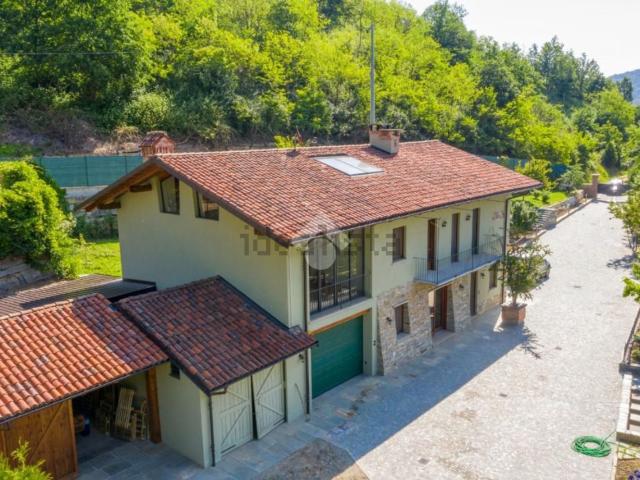 Case e ville in vendita di 284 m² in Via Cambiano, 19