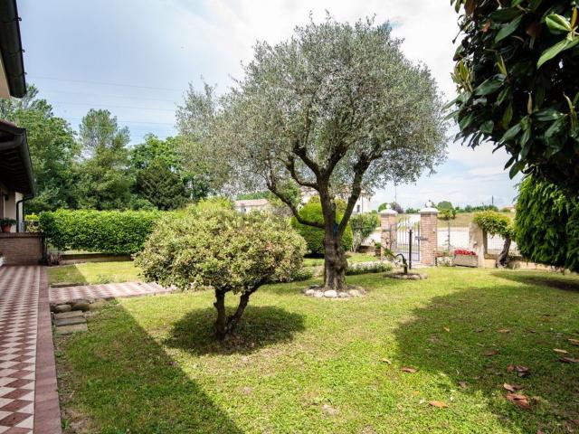 Case e ville in vendita di 285 m² in Via Argine Dx Piovego, 44