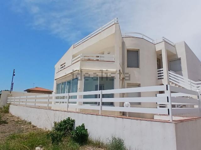 Case e ville in vendita di 285 m² in Via del Falco