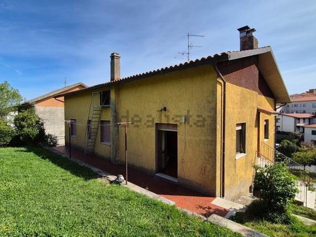 Case e ville in vendita di 285 m² in Via matteotti, 18