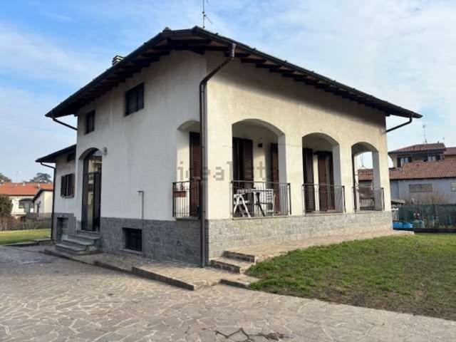 Case e ville in vendita di 285 m² in Via Zara