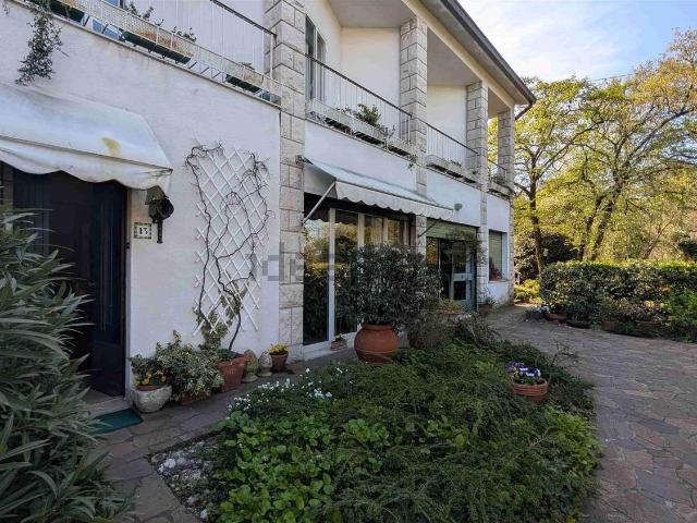 Case e ville in vendita di 285 m²