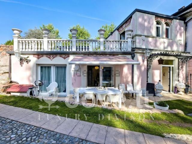 Case e ville in vendita di 286 m² in Via Fiume, 46