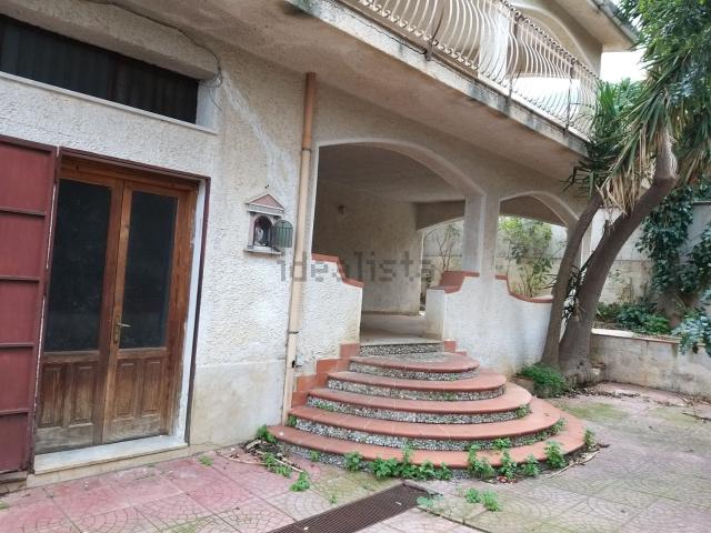 Case e ville in vendita di 286 m² in Via Milazzo, 22