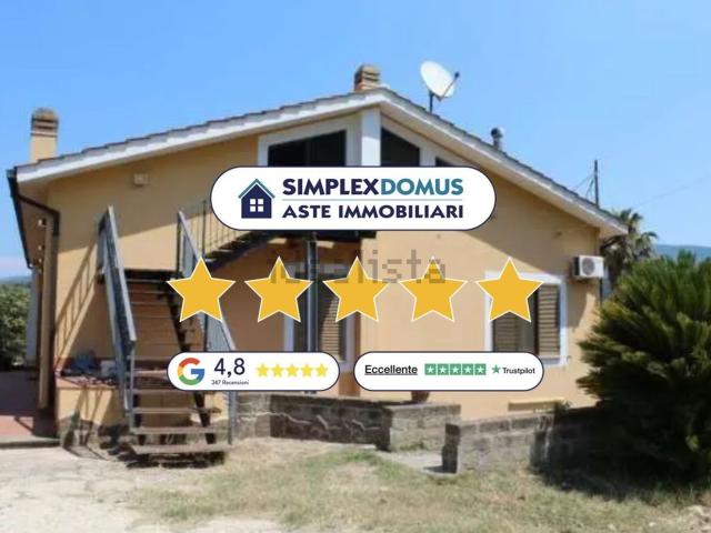 Case e ville in vendita di 287 m² in Via XII Ottobre