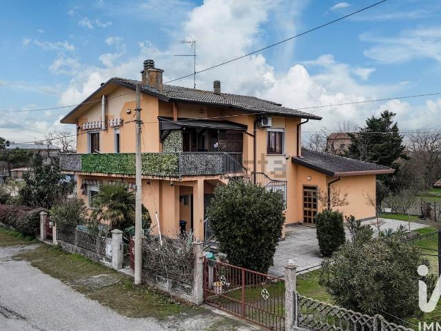 Case e ville in vendita di 288 m² in Via Rocca, 7
