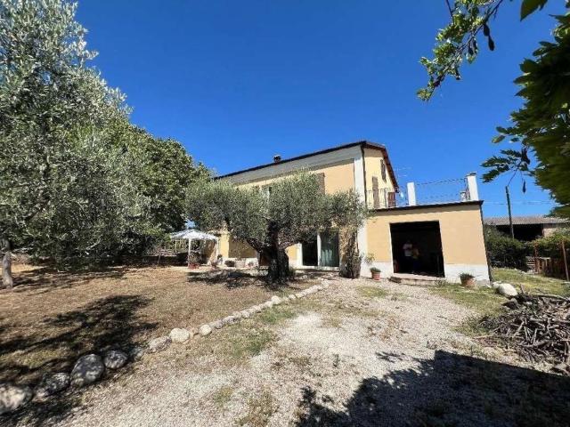 Case e ville in vendita di 288 m² in Contrada Casali