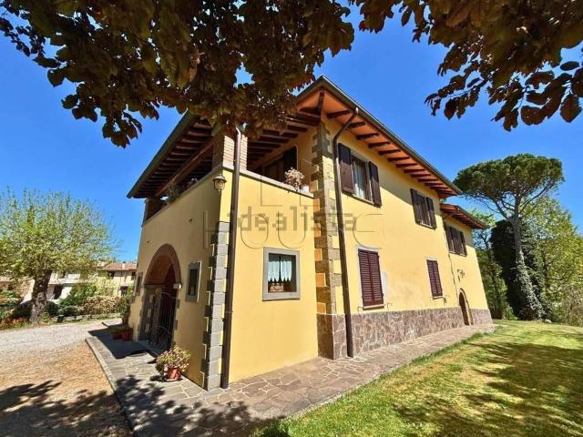 Case e ville in vendita di 288 m² in Località Pocaia Colcello, 76