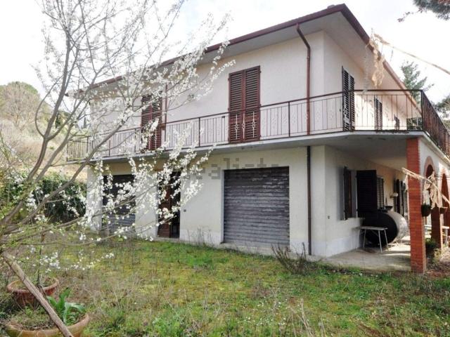 Case e ville in vendita di 289 m²