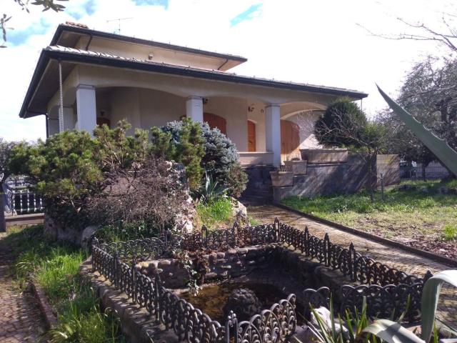 Case e ville in vendita di 289 m² in Via Giovanni Berchet