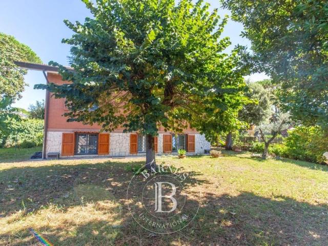 Case e ville in vendita di 289 m² in Via della Pedica