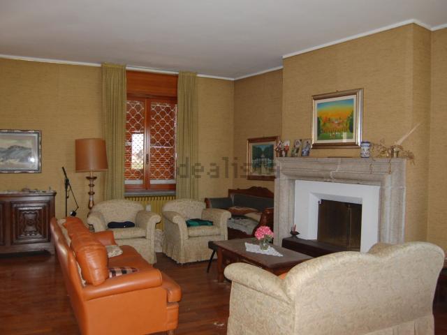 Case e ville in vendita di 290 m²