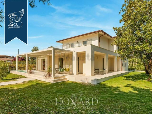 Case e ville in vendita di 290 m²