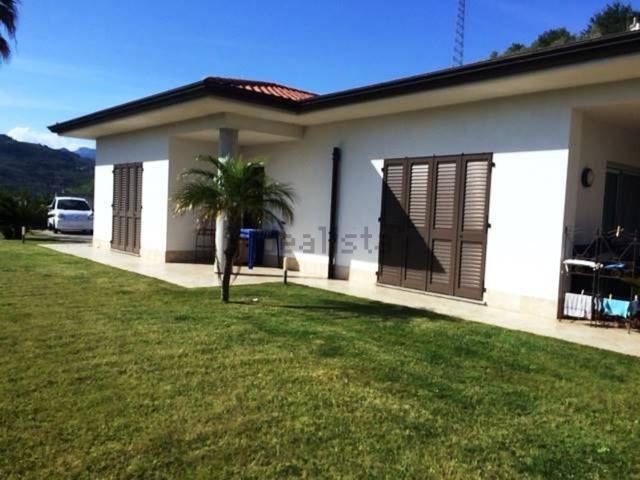 Case e ville in vendita di 290 m²