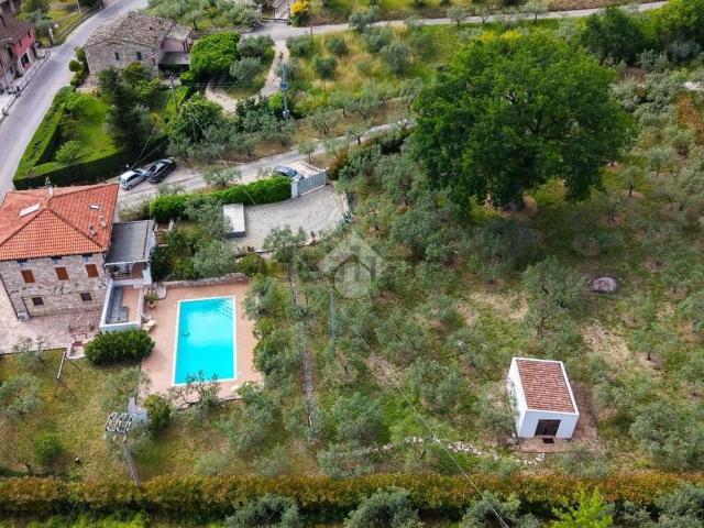 Case e ville in vendita di 290 m² in Via Assisana, 17