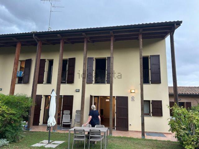 Case e ville in vendita di 290 m² in Via Banaffa, 13