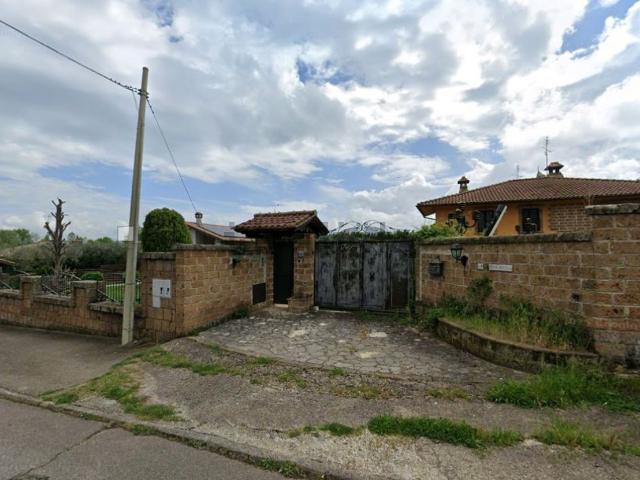 Case e ville in vendita di 290 m² in Via G. Almirante