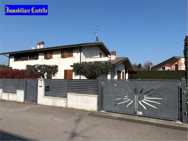 Case e ville in vendita di 290 m² in Via Ghiaia, 7