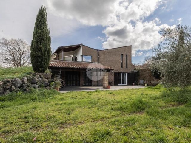 Case e ville in vendita di 290 m² in Via Giuseppe Belloni, 41