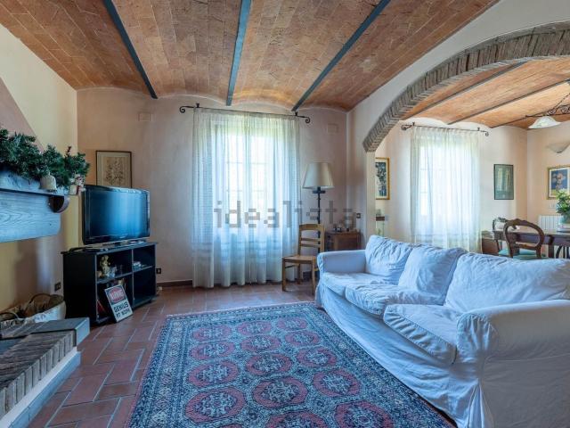 Case e ville in vendita di 290 m² in Via Giuseppe Verdi, 71