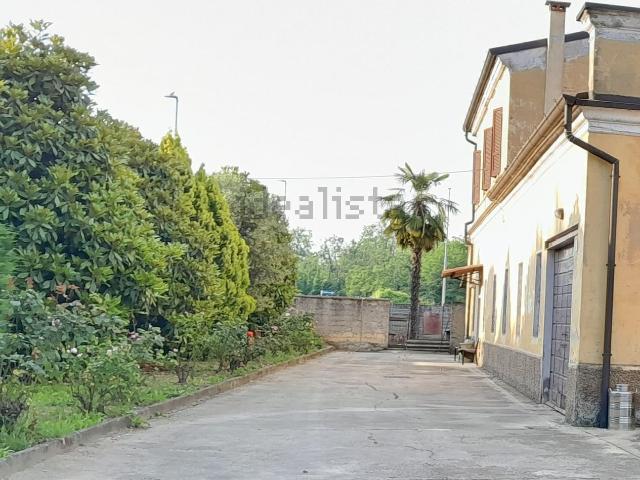 Case e ville in vendita di 290 m² in Via Maggiore
