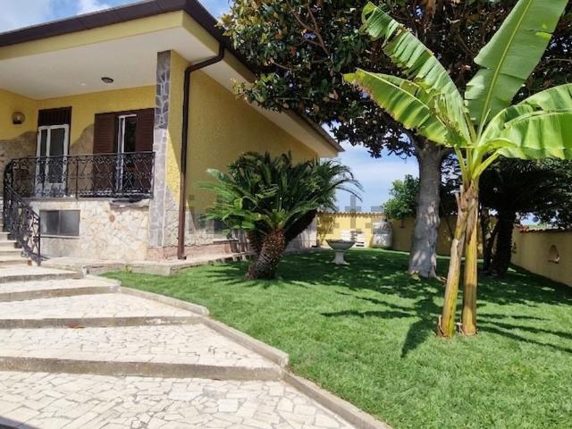 Case e ville in vendita di 290 m² in Via Randa