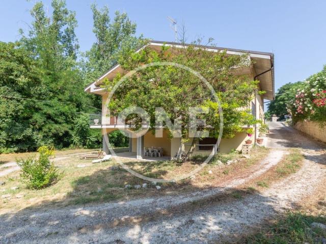 Case e ville in vendita di 290 m² in Contrada Vallone, 1