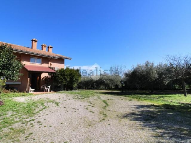Case e ville in vendita di 290 m² in Strada Molino 1°, 1080