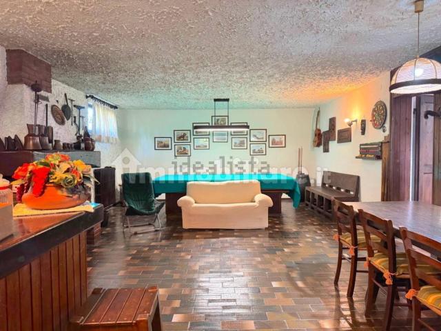Case e ville in vendita di 290 m² in Strada Provinciale Traversetolo, 288
