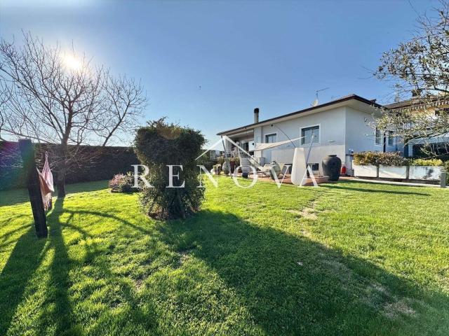 Case e ville in vendita di 291 m²