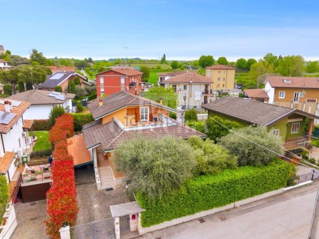 Case e ville in vendita di 292 m² in Via Marco Polo