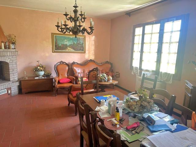 Case e ville in vendita di 293 m²
