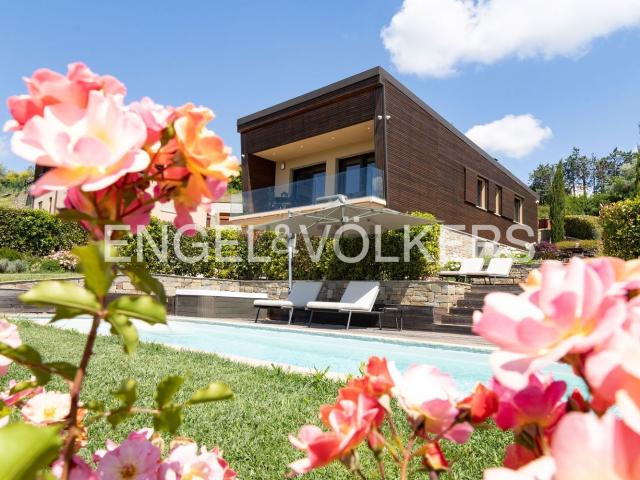 Case e ville in vendita di 293 m²