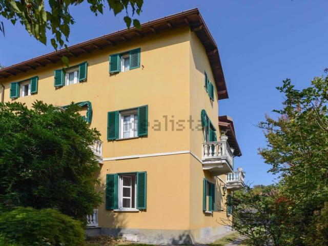 Case e ville in vendita di 293 m² in Via XXV Aprile