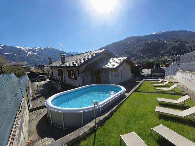 Case e ville in vendita di 293 m² in Frazione Truchod, 173