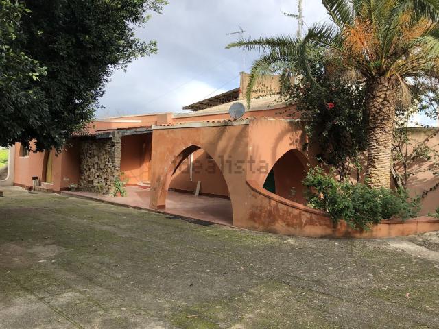 Case e ville in vendita di 294 m² in Via Bartolo D&apos Agostino
