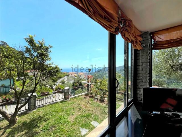 Case e ville in vendita di 294 m² in Via dei Caduti