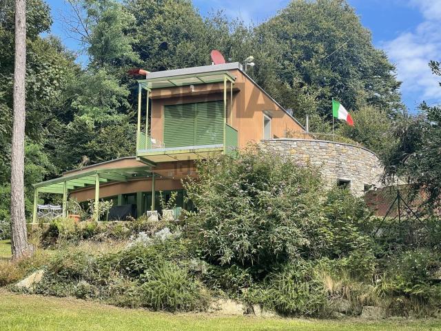 Case e ville in vendita di 294 m² in Via Scogno, 1
