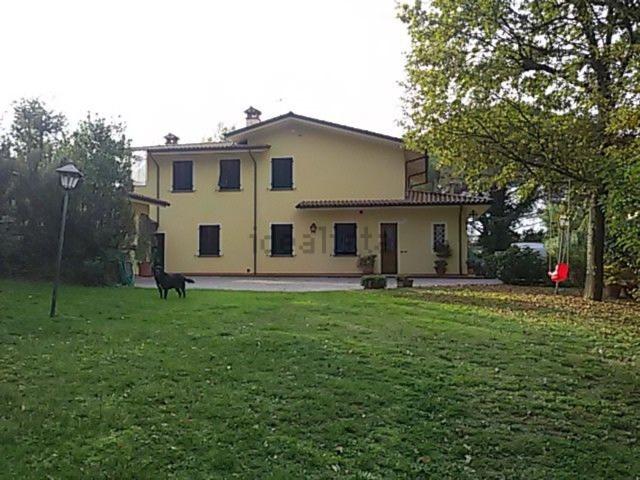 Case e ville in vendita di 294 m² in Via Torre