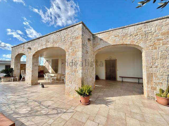Case e ville in vendita di 294 m² in Contrada Gorgofreddo, 132