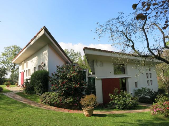 Case e ville in vendita di 295 m²