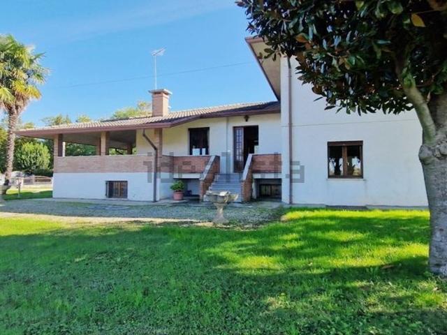 Case e ville in vendita di 295 m²