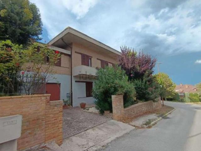 Case e ville in vendita di 295 m² in Via del Turismo, 2
