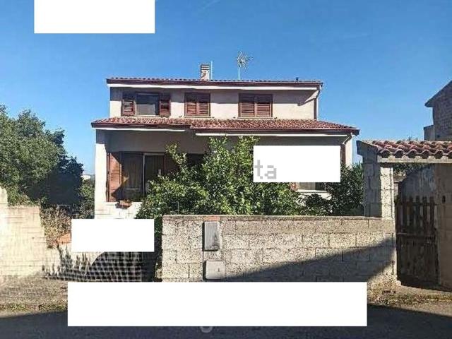 Case e ville in vendita di 295 m² in Via Mannu, 48